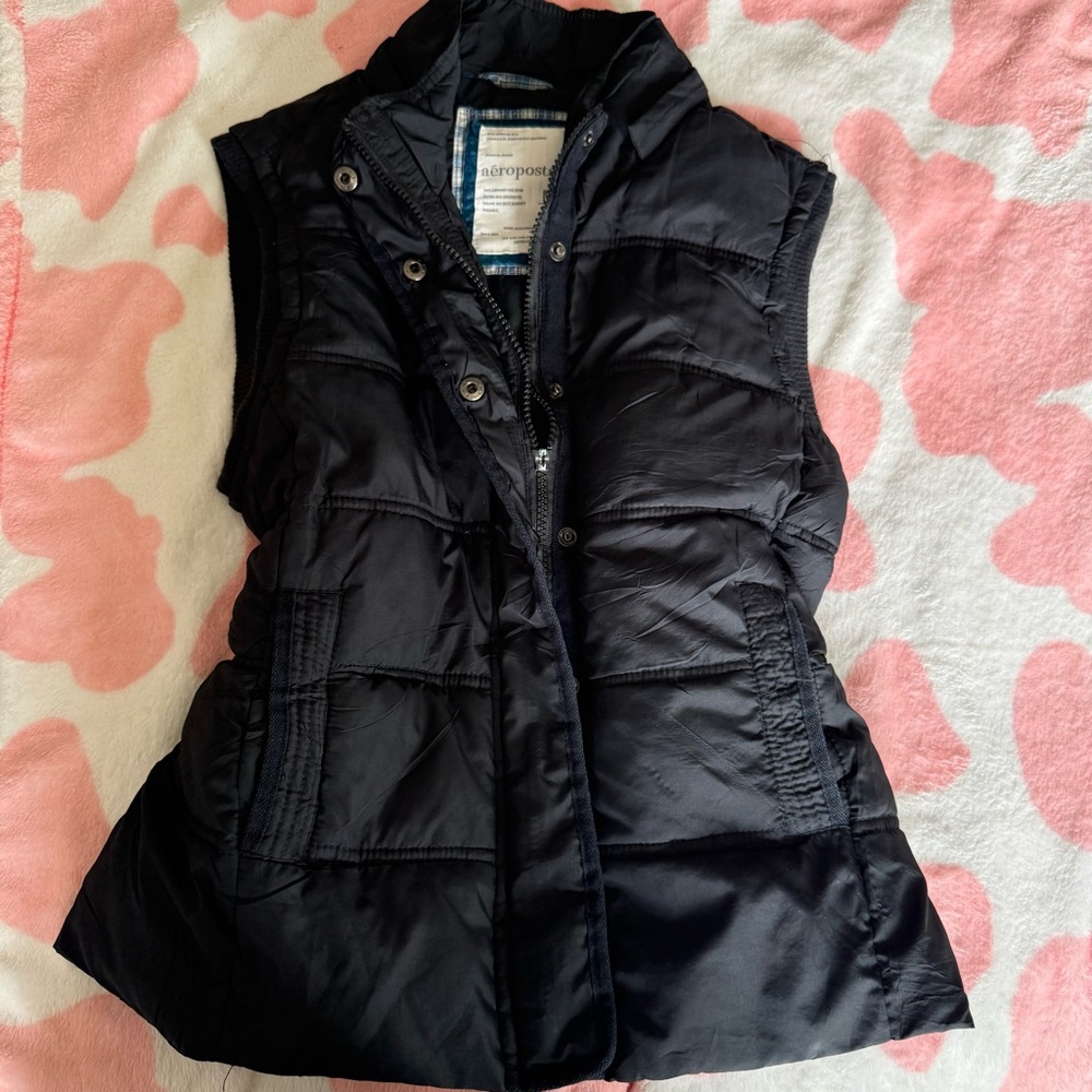 2000s Aeropostale Black Quilted Puffer Vest